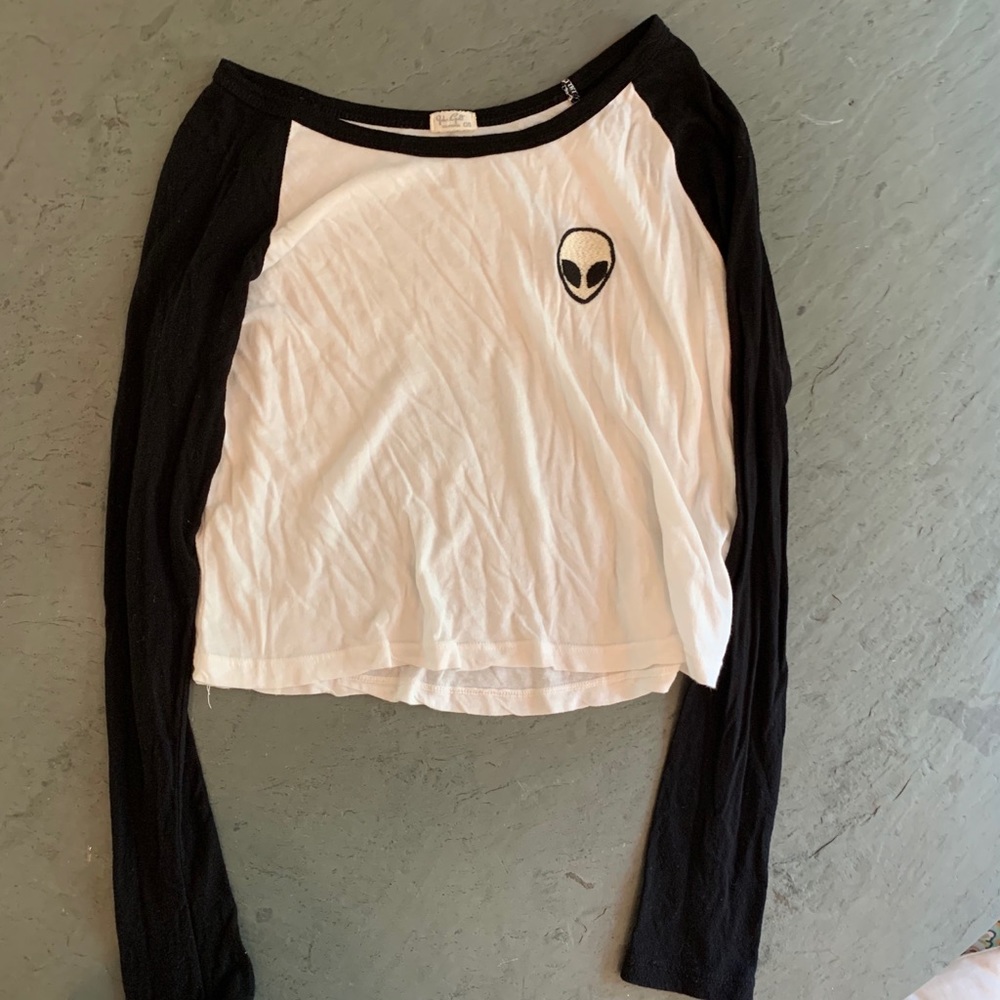 Long sleeve alien embroidered shirt one size